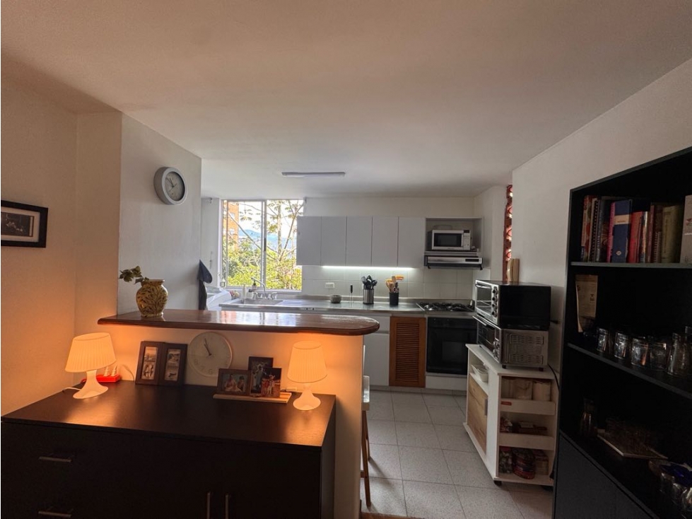 VENTA APARTAMENTO EN LOS YARUMOS, EL POBLADO, MEDELLÍN — foto 3