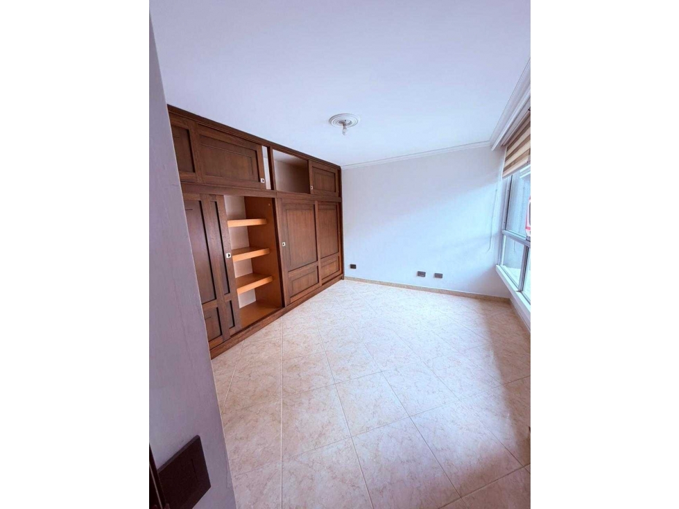 VENTA APARTAMENTO EN MEDELLIN LOS COLORES. — foto 4