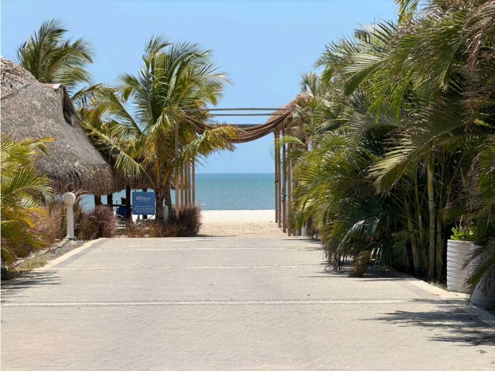 VENTA APARTAMENTO EN PLAYA CARACOL CHAME, SALIDA DIRECTA AL MAR