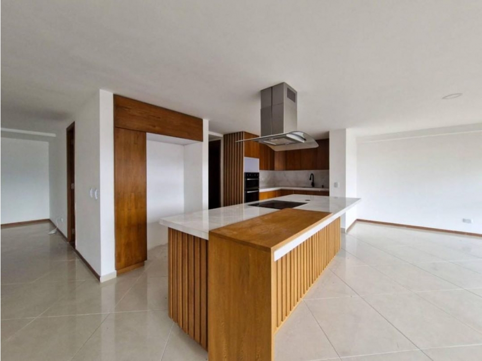 Venta apartamento con balcón. Sabaneta. Udad completa. — foto 2