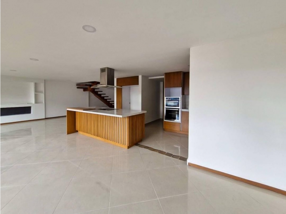Venta apartamento con balcón. Sabaneta. Udad completa. — foto 3