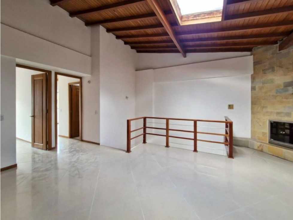 Venta apartamento con balcón. Sabaneta. Udad completa. — foto 6