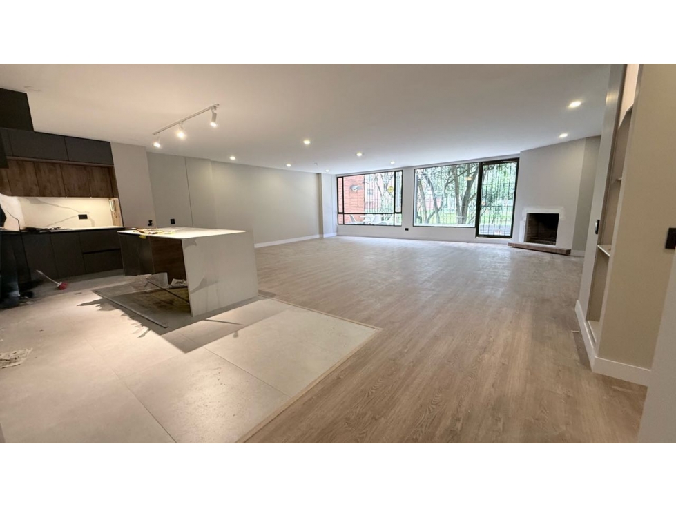 Venta apartamento Remodelado en Santa Bárbara Occidental, Bogotá — foto 2