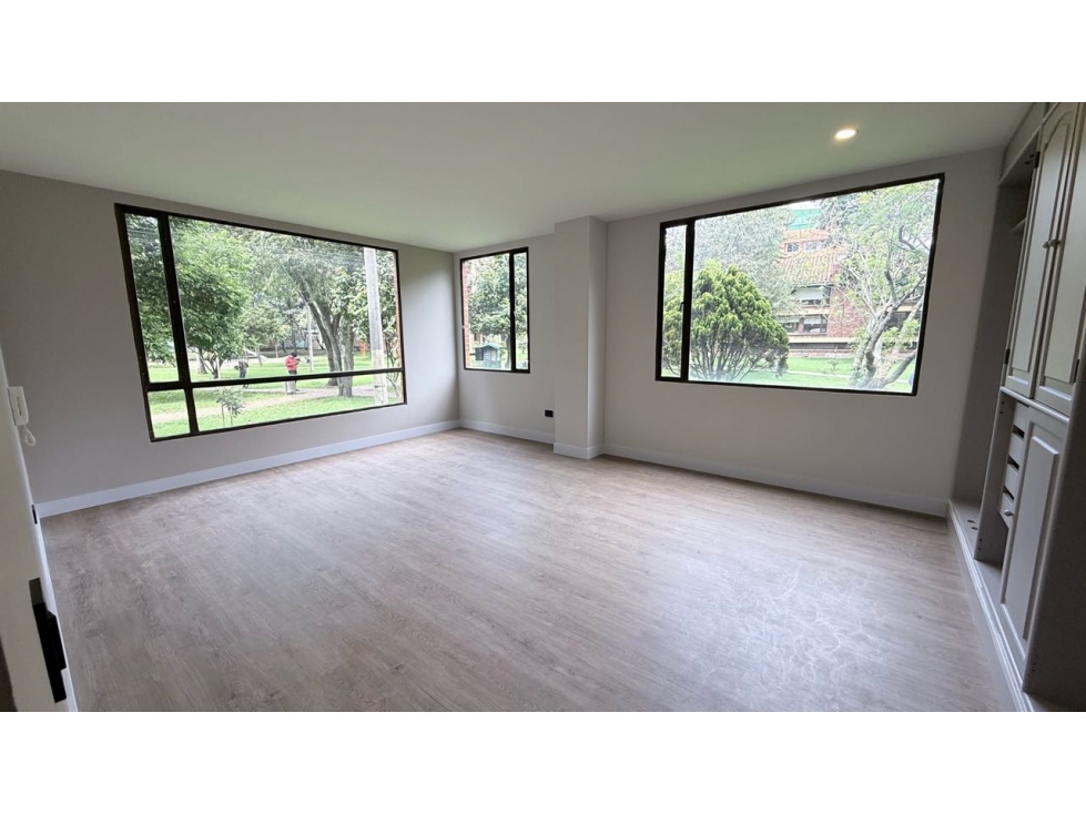 Venta apartamento Remodelado en Santa Bárbara Occidental, Bogotá — foto 3