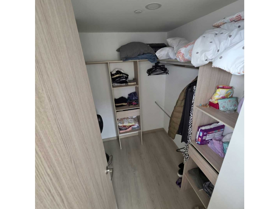 VENTA APARTAMENTO ENTRE LOMA BRUJAS Y ESCOBERO UNIDAD COMPLETA. — foto 6
