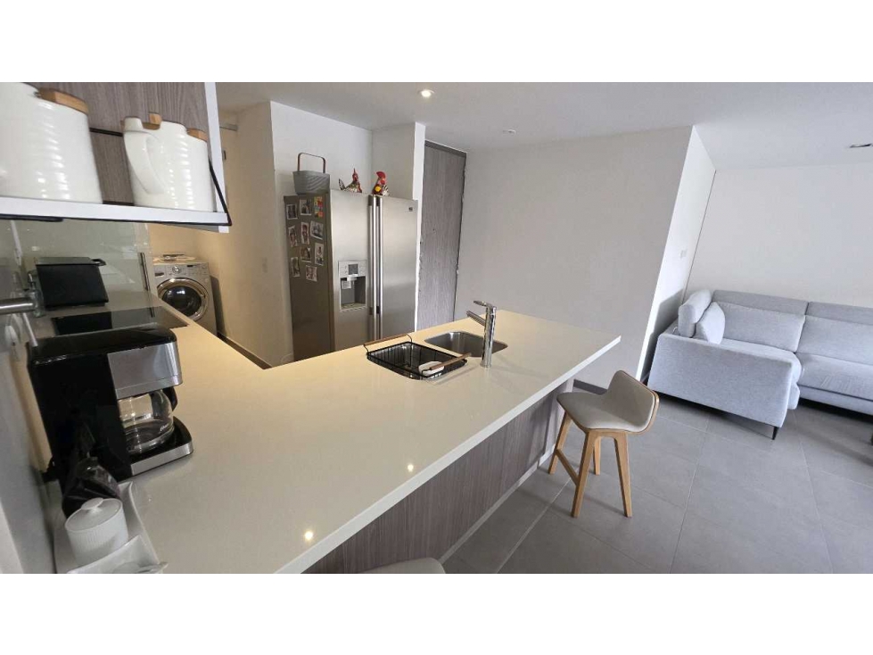 VENTA DE APARTAMENTO EN ENVIGADO - AVENIDA POBLADO — foto 2