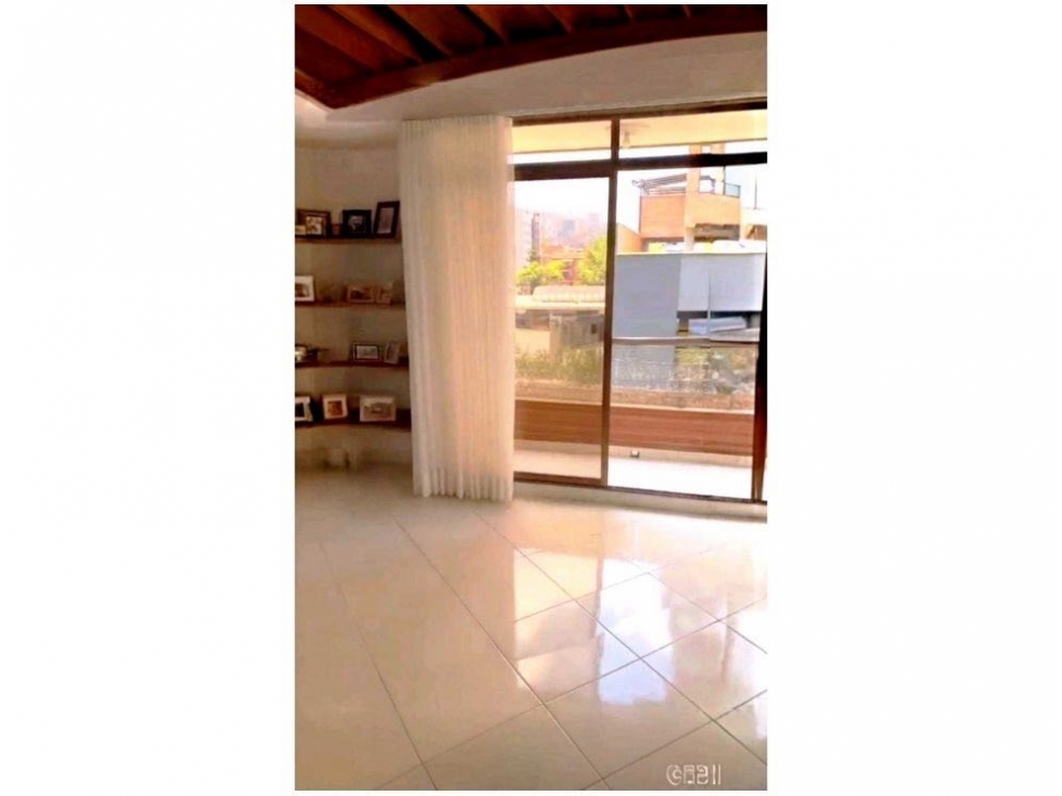 VENTA apartamento ENVIGADO EL PORTAL AV. VEGAS EDIFICIO CON PQ Y ÚTIL
