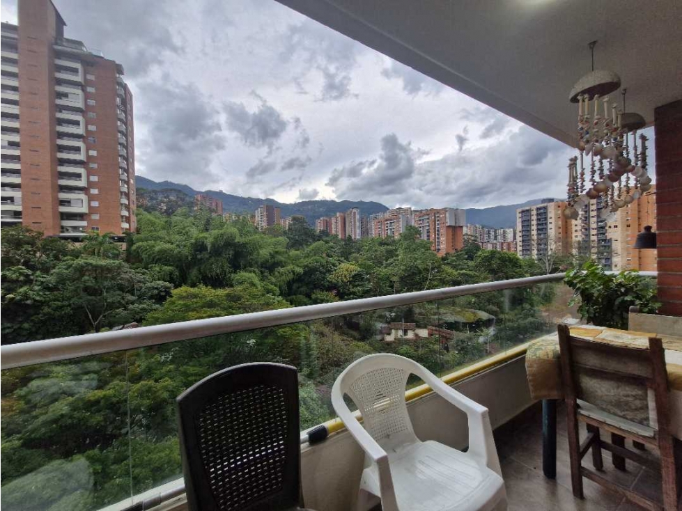 Venta apartamento Envigado loma del esmeraldal vista a reserva natural