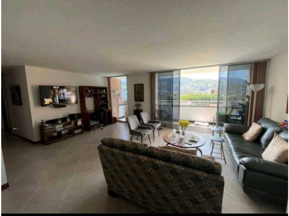 VENTA APARTAMENTO ENVIGADO PARTE PLANA Y EN UNIDAD CON PISCINA