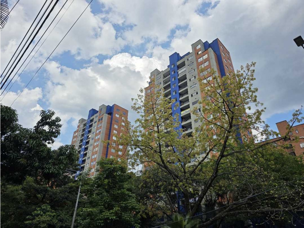 Venta apartamento Envigado, parte plana cerca a Viva. Remodelado full