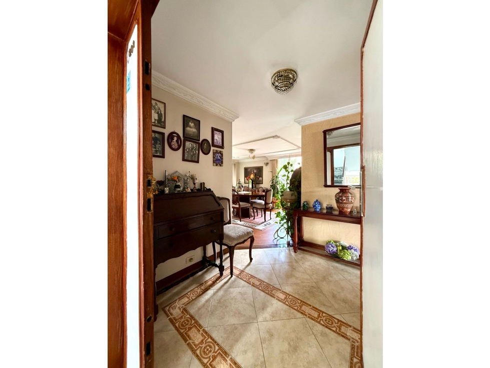 Venta apartamento esquinero 125 mts2 Pasadena segundo piso Alto