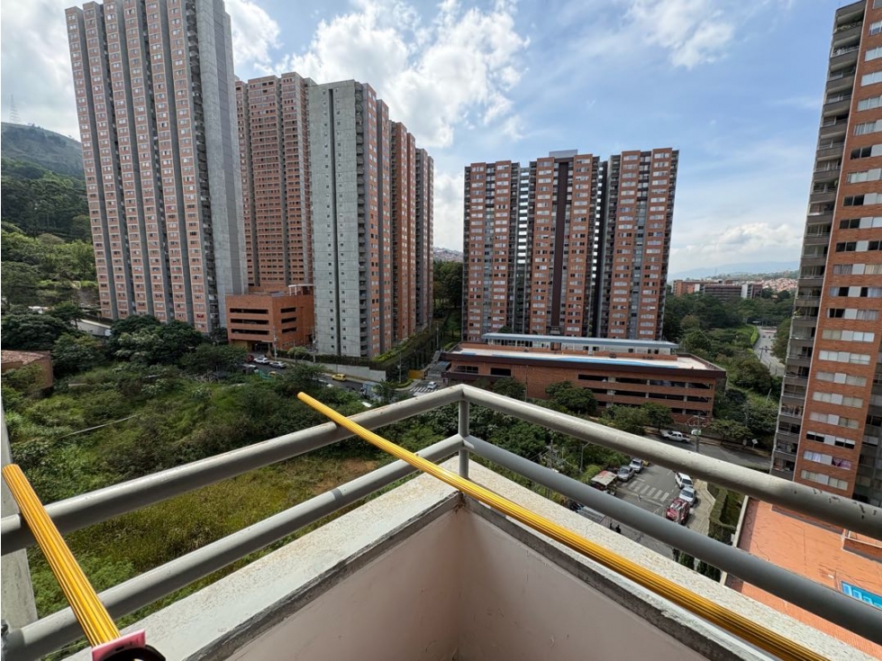 Venta apartamento frente a la estación madera