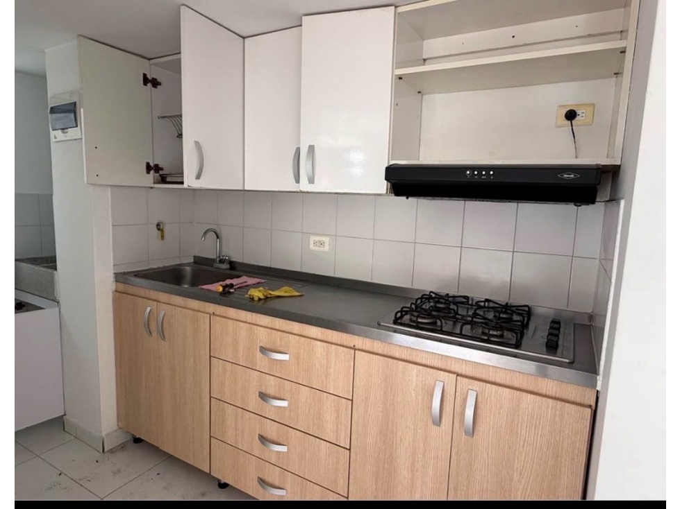 Venta Apartamento frente estación metro madera