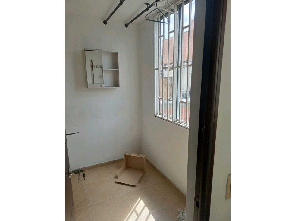 VENTA APARTAMENTO LAURELES LAS ACACIAS. (BJ) MEDELLÍN — foto 3