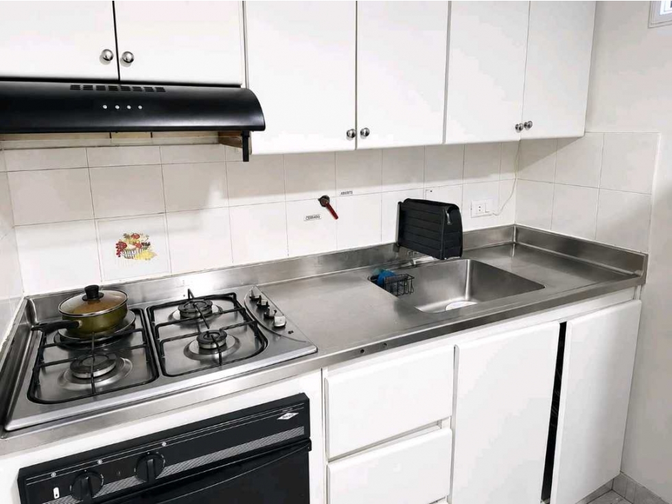 Venta apartamento Laureles San Joaquín - Piso 4 sin ascensor — foto 5