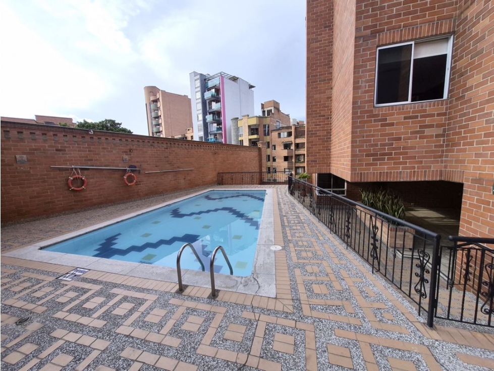 Venta apartamento LAURELES ZONA ROSA con ZONAS COMUNES