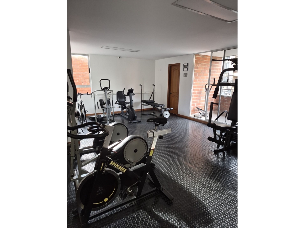 Venta apartamento LAURELES ZONA ROSA con ZONAS COMUNES — foto 2