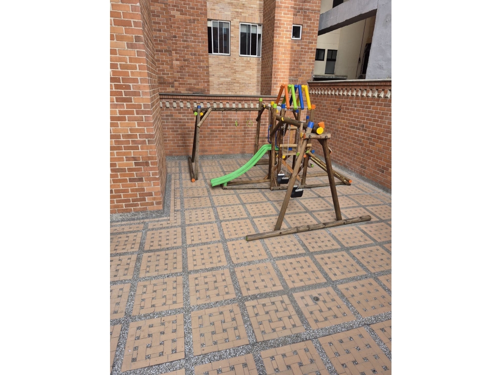 Venta apartamento LAURELES ZONA ROSA con ZONAS COMUNES — foto 3