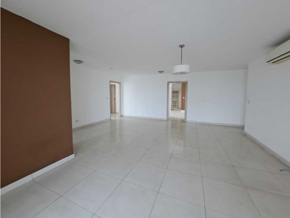 VENTA APARTAMENTO L/B EN EL PH MOON TOWER