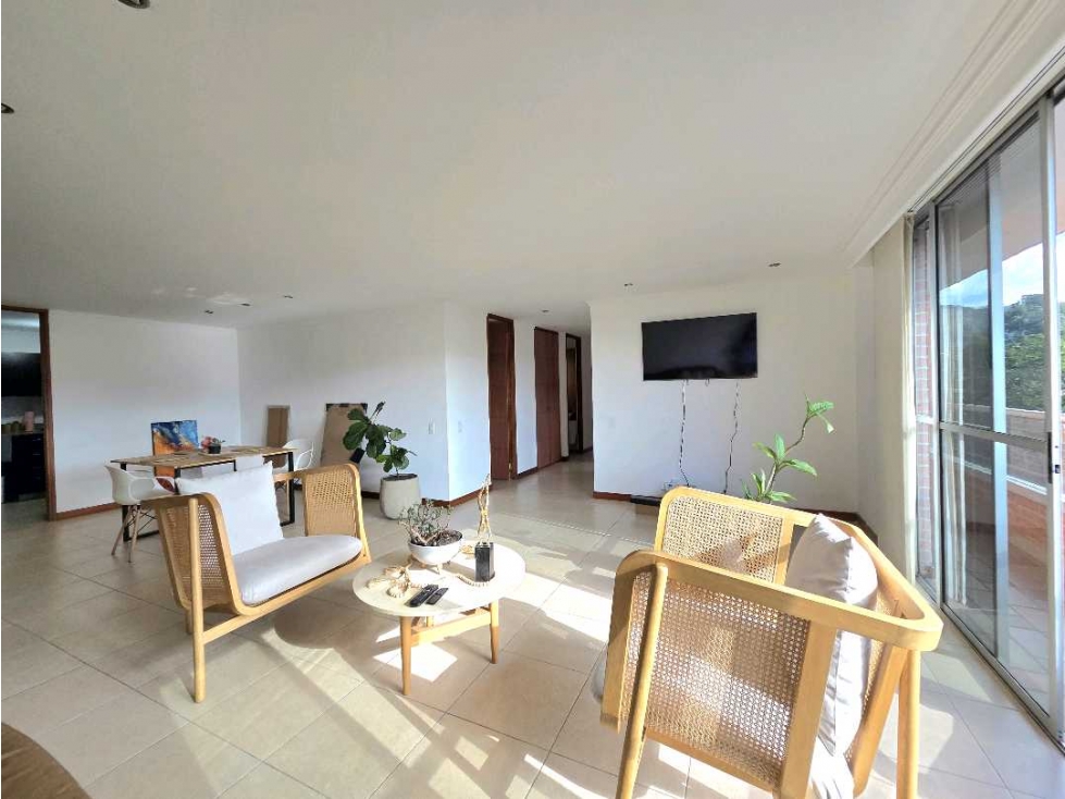 Venta Apartamento Loma Benedictinos CON TERRAZA Y BALCON 153 m2 — foto 3
