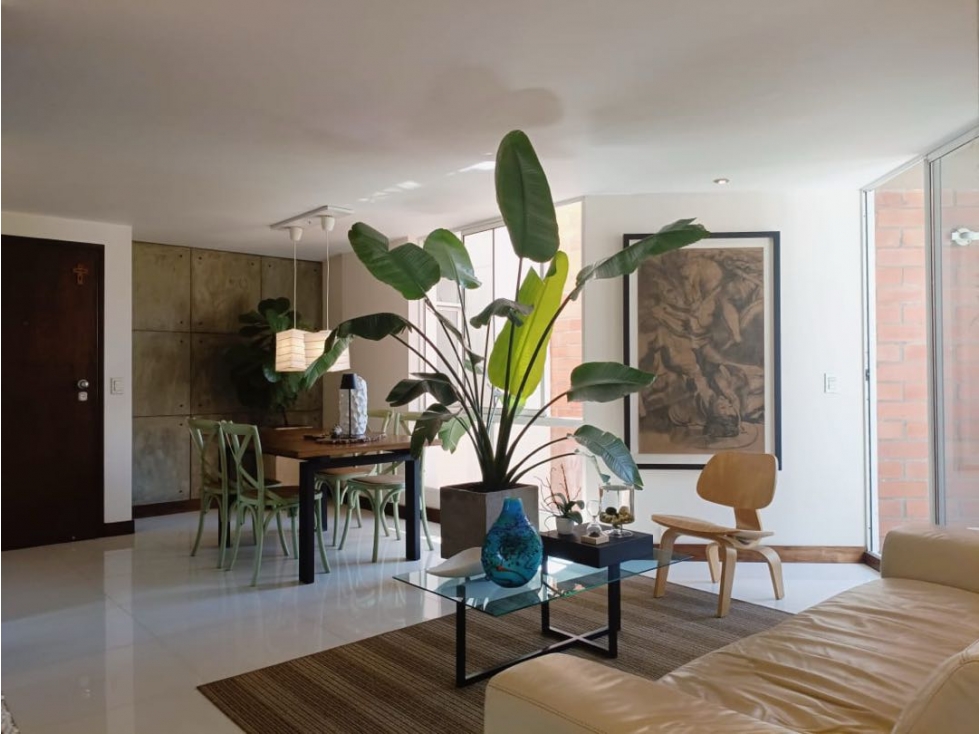 Venta apartamento LOMA DE LOS BERNAL- Remodelado y Hermoso