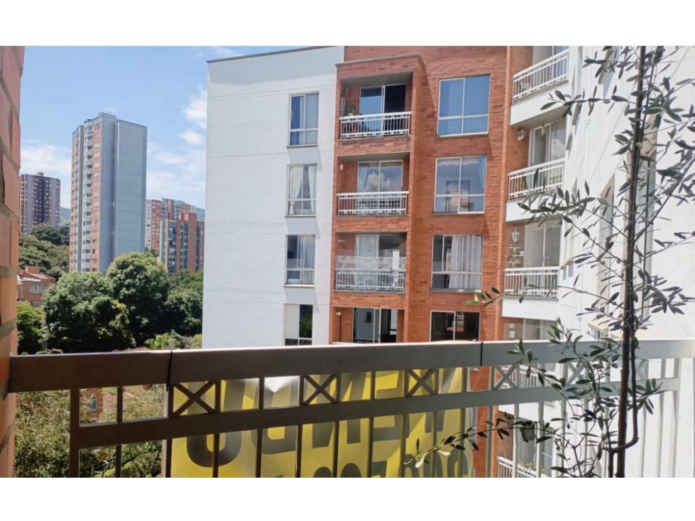Venta apartamento LOMA DE LOS BERNAL- Remodelado y Hermoso — foto 3