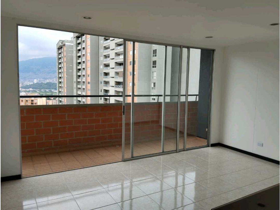 Venta Apartamento Loma De Los Bernal Medellín — foto 2