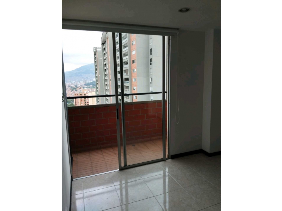 Venta Apartamento Loma De Los Bernal Medellín — foto 5