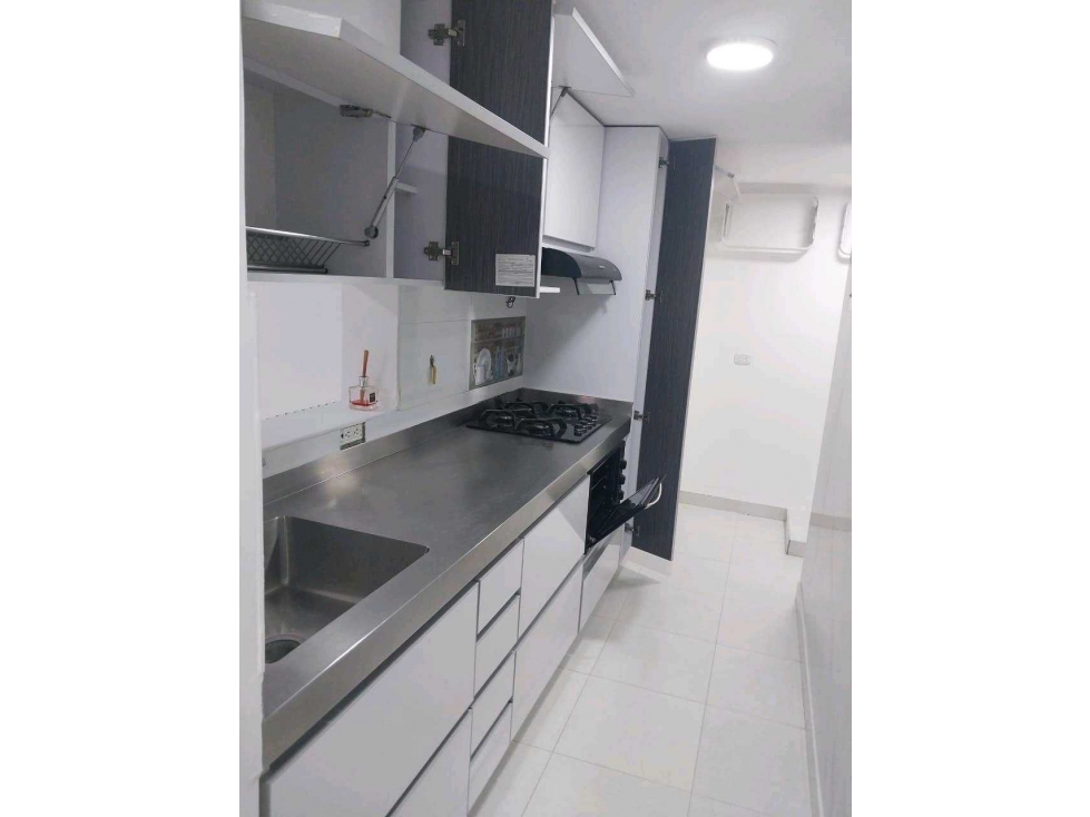 VENTA APARTAMENTO LOMA DE LOS BERNAL — foto 3