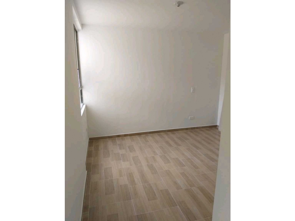 VENTA APARTAMENTO LOMA DE LOS BERNAL — foto 2