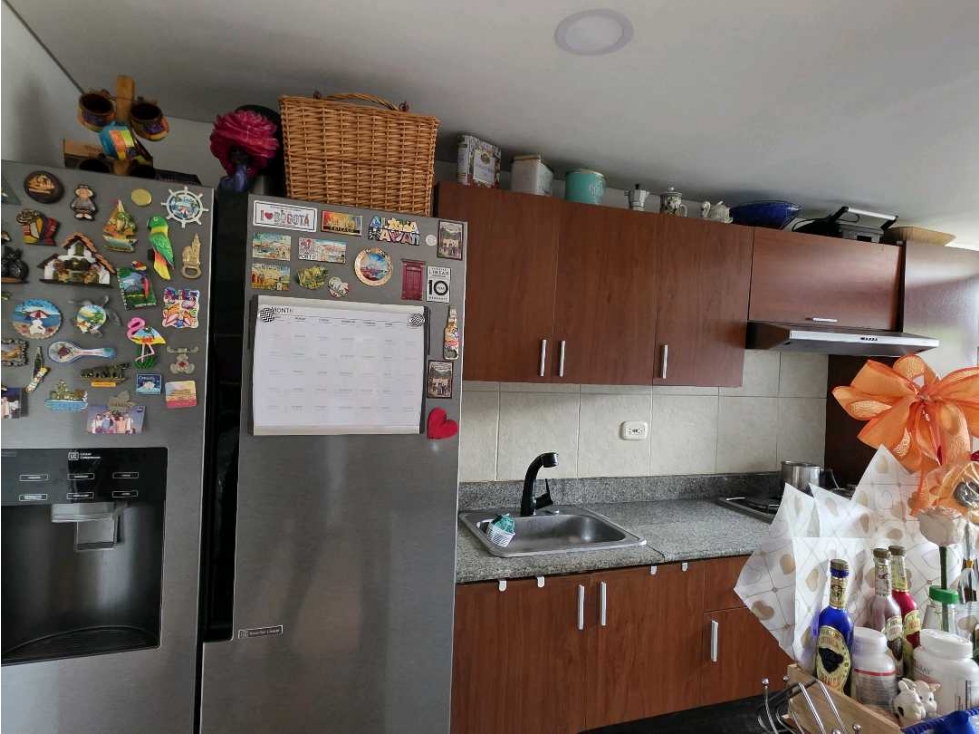 VENTA APARTAMENTO LOMA DE LOS BERNAL UNIDAD COMPLETA Y HERMOSA VISTA — foto 4