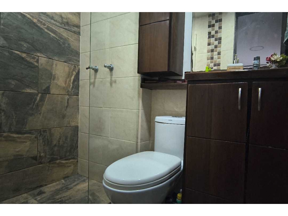 VENTA APARTAMENTO LOMA DE LOS BERNAL UNIDAD COMPLETA Y HERMOSA VISTA — foto 6