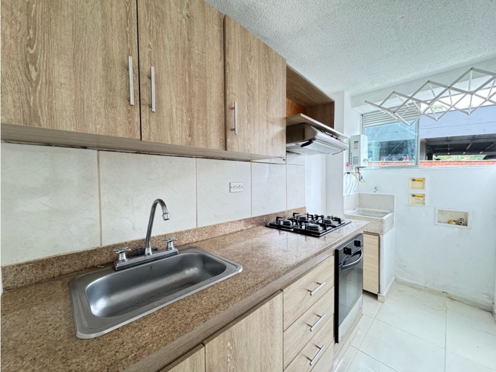 VENTA APARTAMENTO LOMA DE LOS BERNAL 52m2 PUNTAZO — foto 2