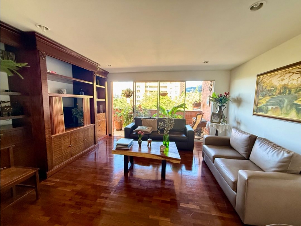 Venta Apartamento Los Balsos con la 34 un clásico con amplias terrazas