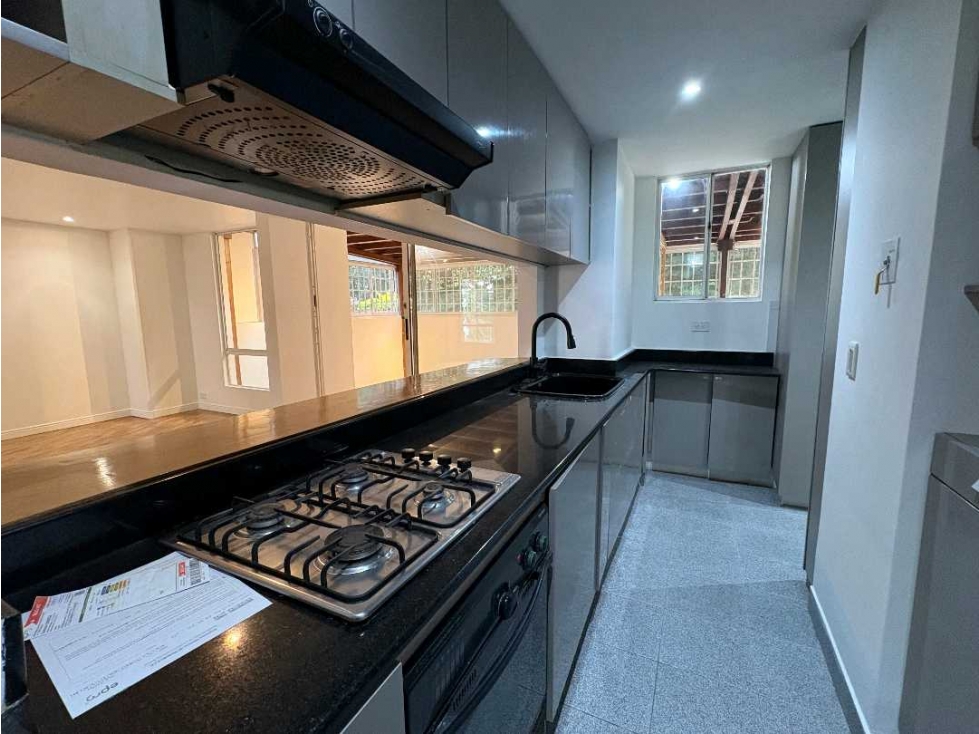 Venta Apartamento Los Balsos El Poblado con amplia terraza cubierta — foto 4