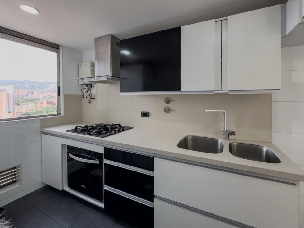VENTA APARTAMENTO LOS BALSOS. El POBLADO MEDELLIN — foto 4