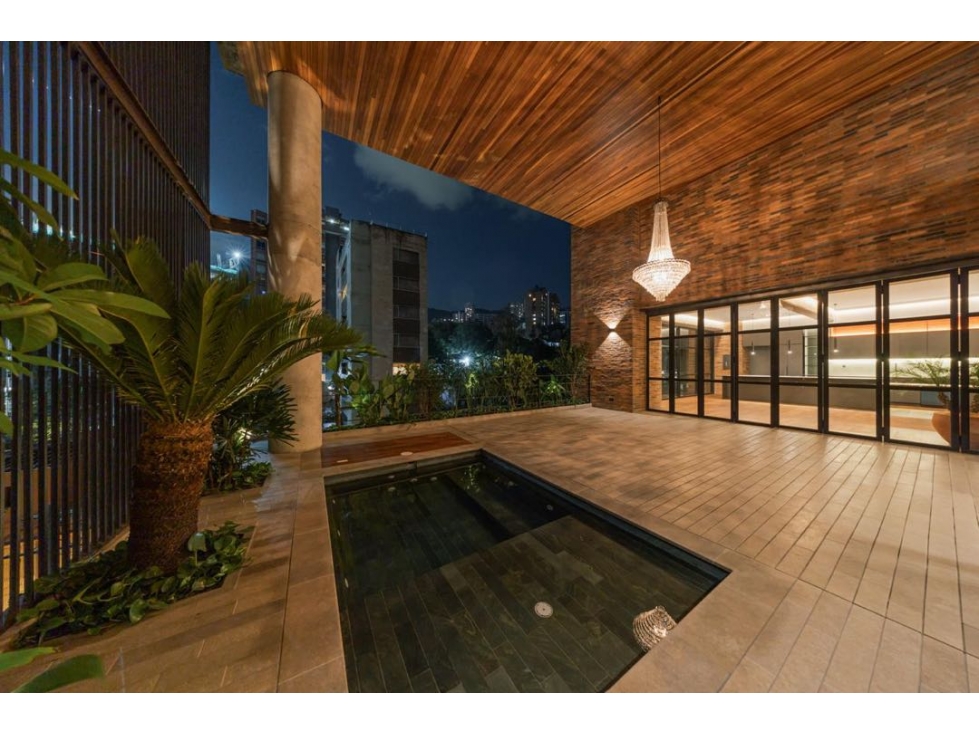 Venta Apartamento Luxury en El Poblado sector Las Lomas con jacuzzi