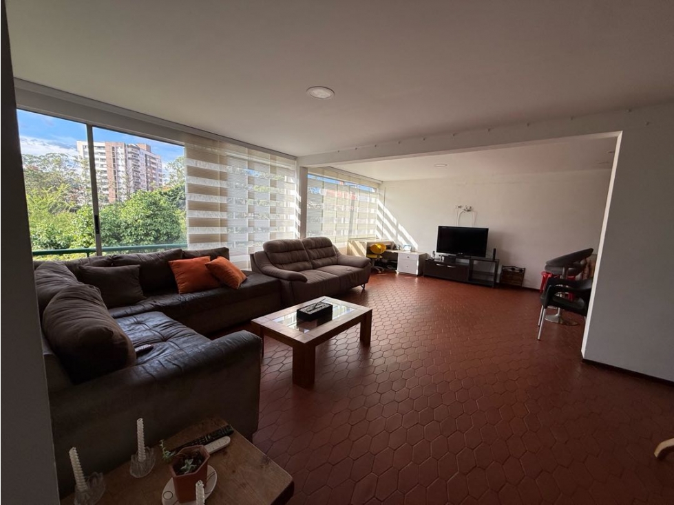 Venta Apartamento Medianamente Reformado Pontevedra Envigado 123 m2