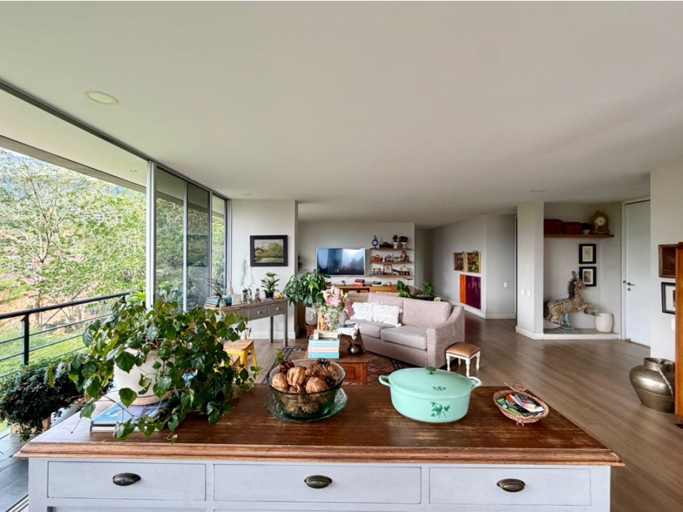 Venta apartamento moderno con mucho verde Poblado sector Montesori