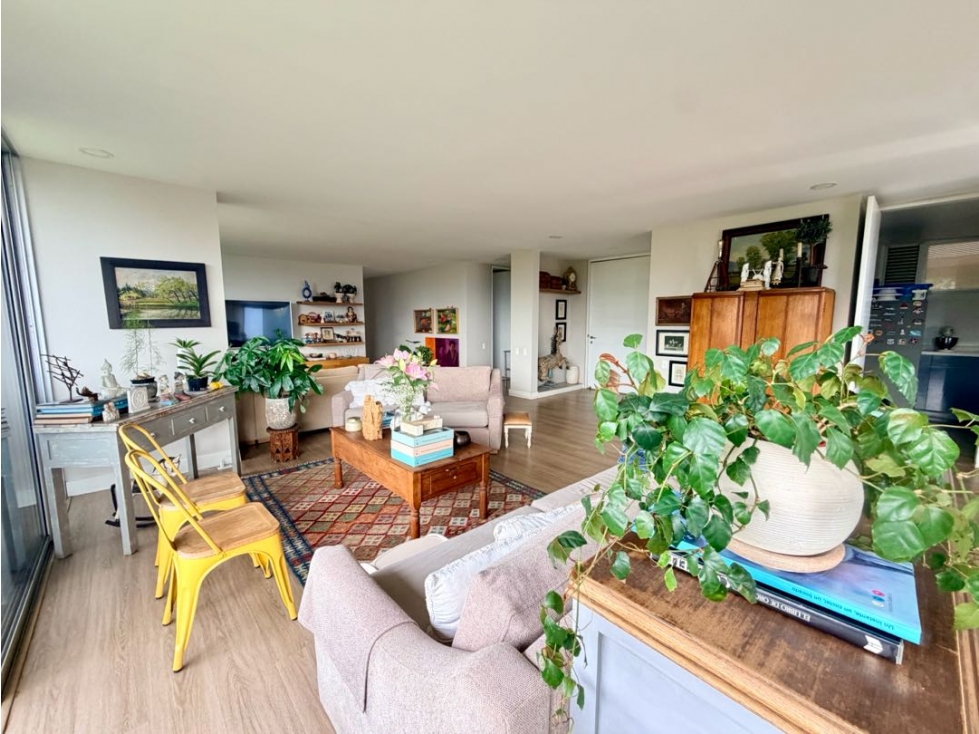 Venta apartamento moderno con mucho verde Poblado sector Montesori — foto 4