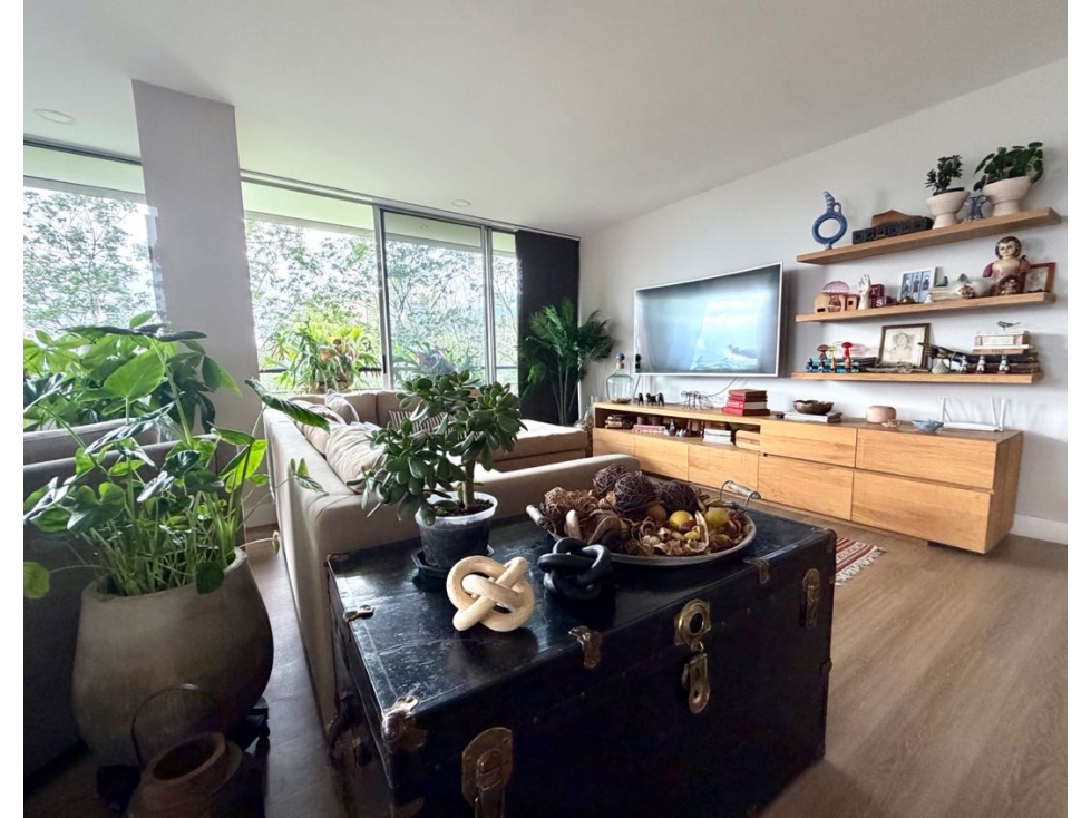 Venta apartamento moderno con mucho verde Poblado sector Montesori — foto 5