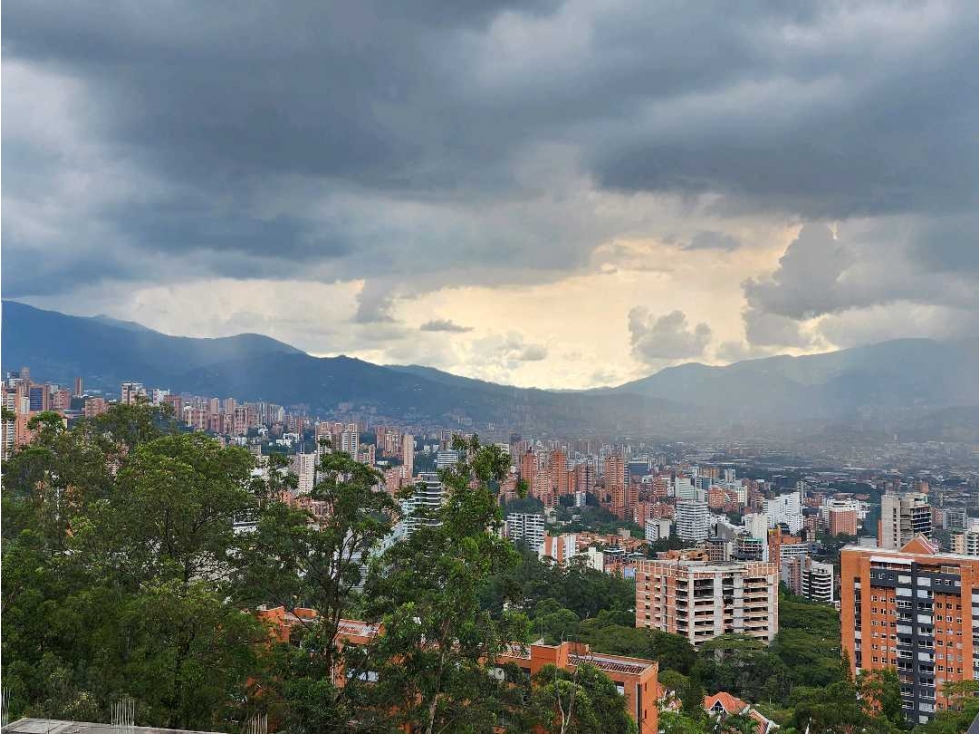 VENTA APARTAMENTO MODERNO POBLADO PALMAS BALCÓN AMPLIO Y CON VISTA — foto 3