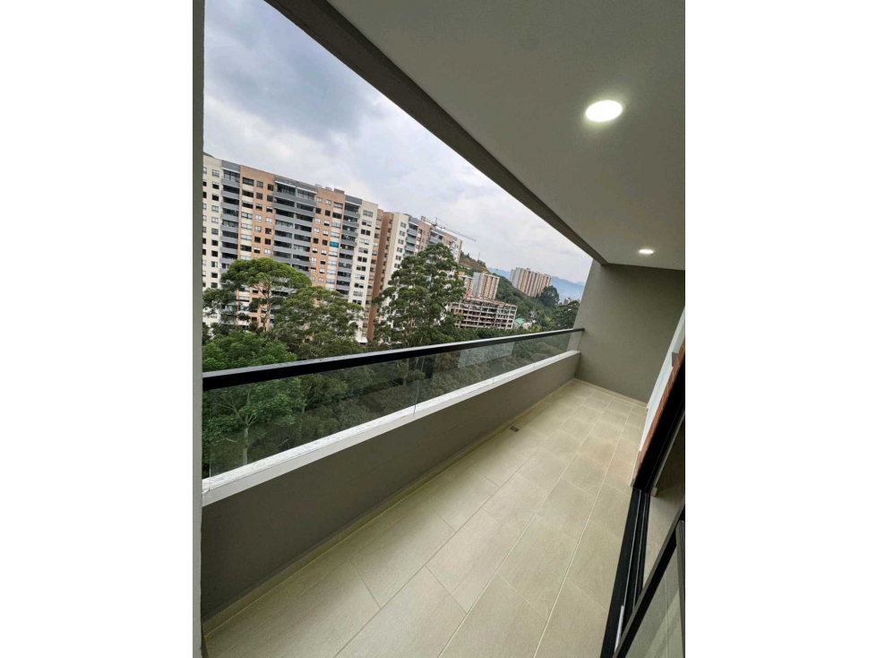 Venta apartamento nuevo en envigado sector camino verde — foto 3
