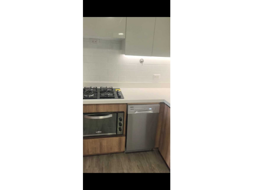 VENTA APARTAMENTO NUEVO EN ENVIGADO AV. LAS VEGAS CERCA DE MAYORCA. — foto 2