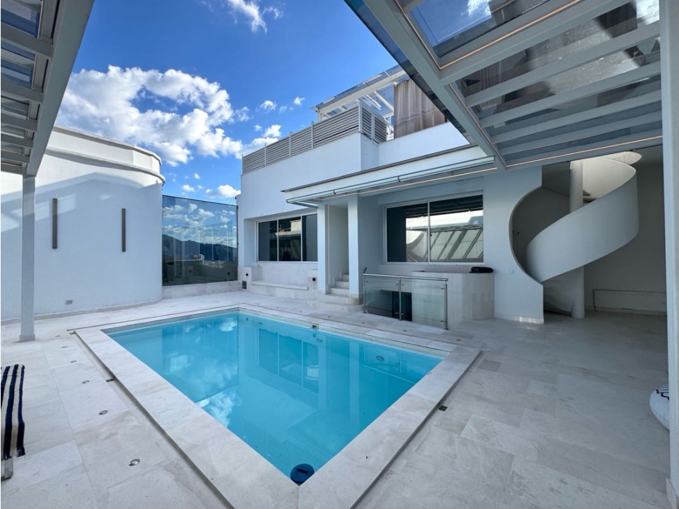 Venta apartamento pent-house dúplex, piscina privada. Las Palmas.
