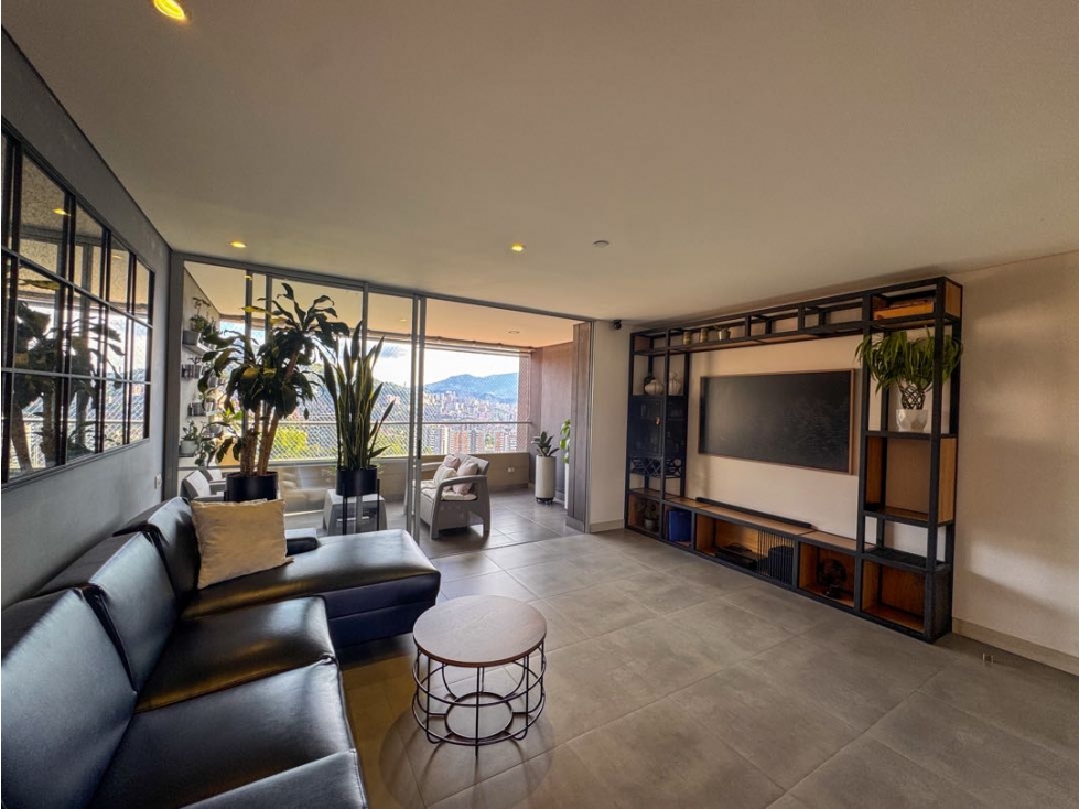 VENTA APARTAMENTO PISO ALTO CON VISTA, LOMA BENEDICTINOS, ENVIGADO — foto 3