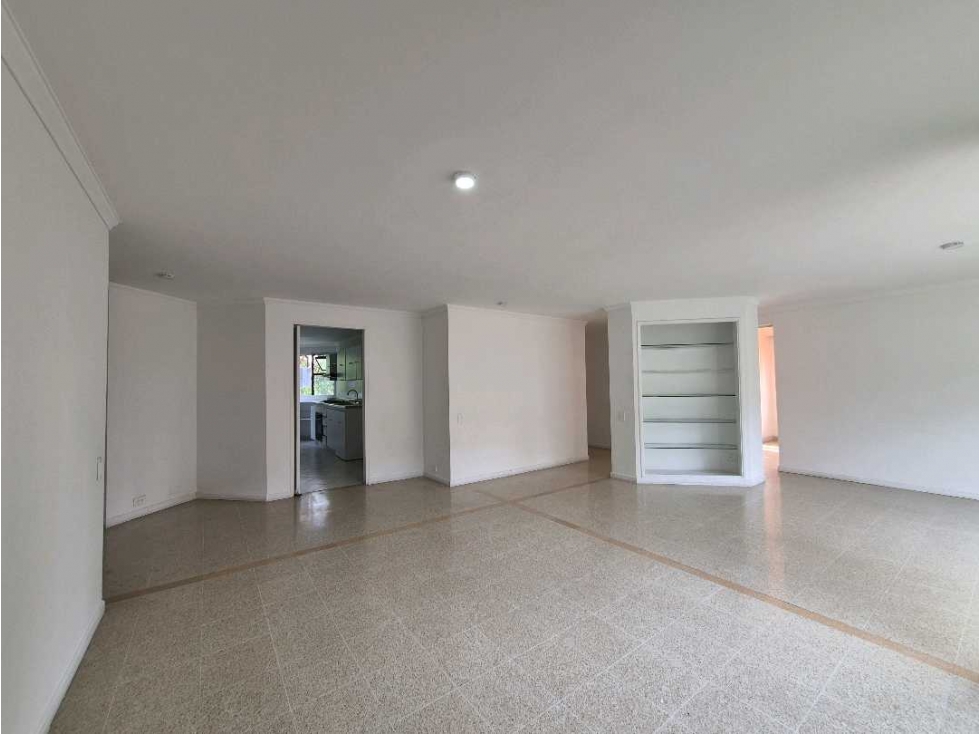 VENTA APARTAMENTO POBLADO LOMA DEL TESORO - PARA REMODELAR — foto 3