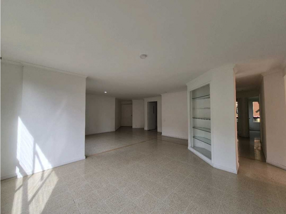 VENTA APARTAMENTO POBLADO LOMA DEL TESORO - PARA REMODELAR — foto 4
