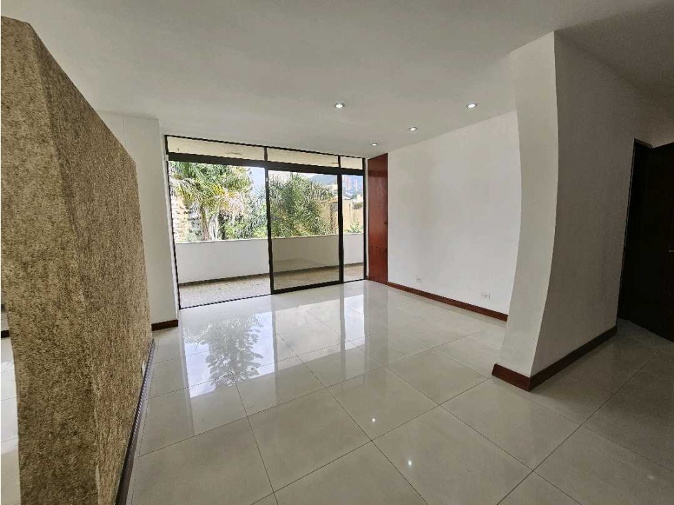 VENTA APARTAMENTO POBLADO LOS BALSOS — foto 3