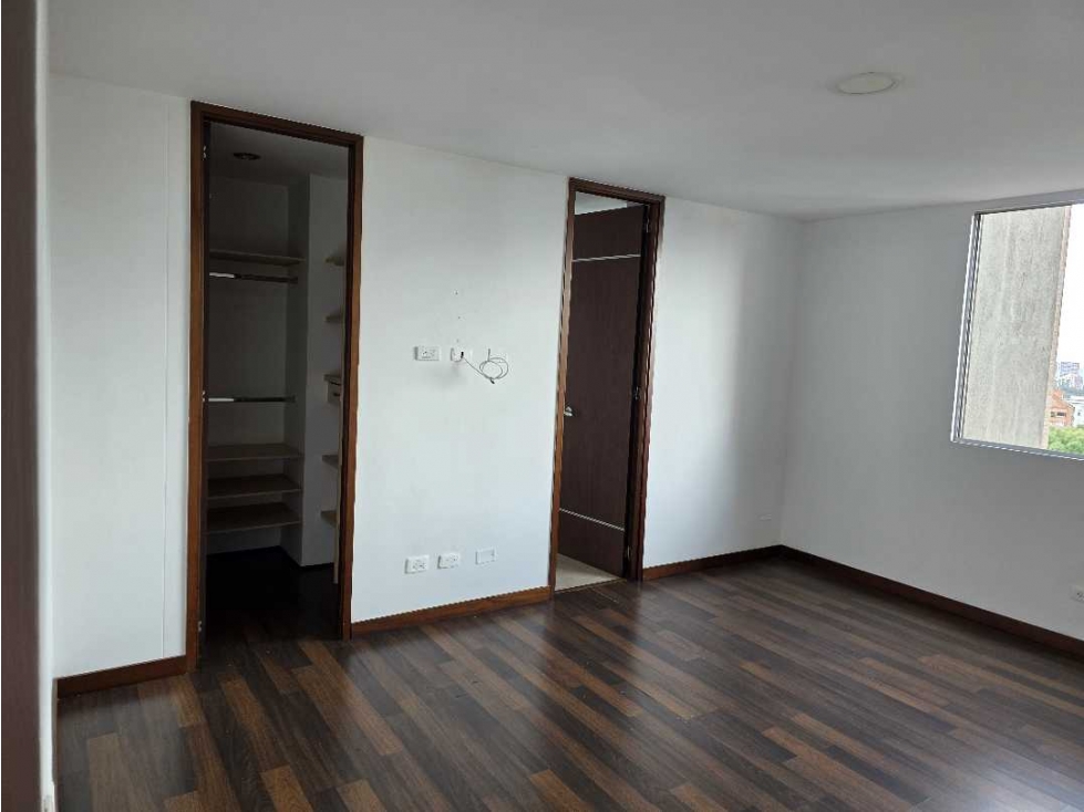 VENTA APARTAMENTO POBLADO PISO BAJO CON HERMOSA VISTA - 5